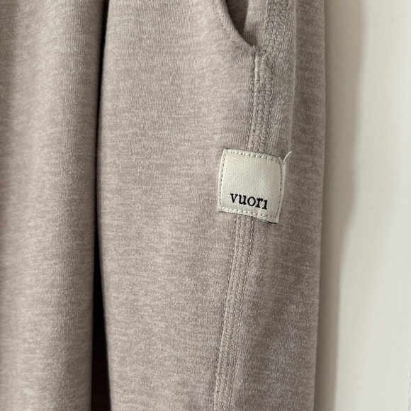 Vuori Women’s Boyfriend Joggers - Picture 2 of 15